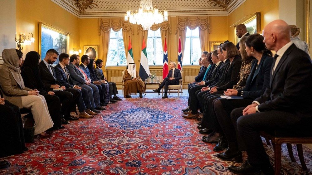 ولي عهد أبوظبي يلتقي رئيس وزراء مملكة النرويج