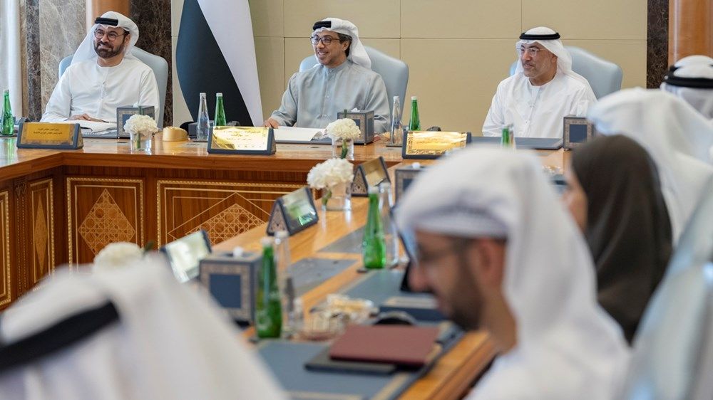 برئاسة منصور بن زايد.. «الوزاري للتنمية» يستعرض مشاريع وبرامج حكومية