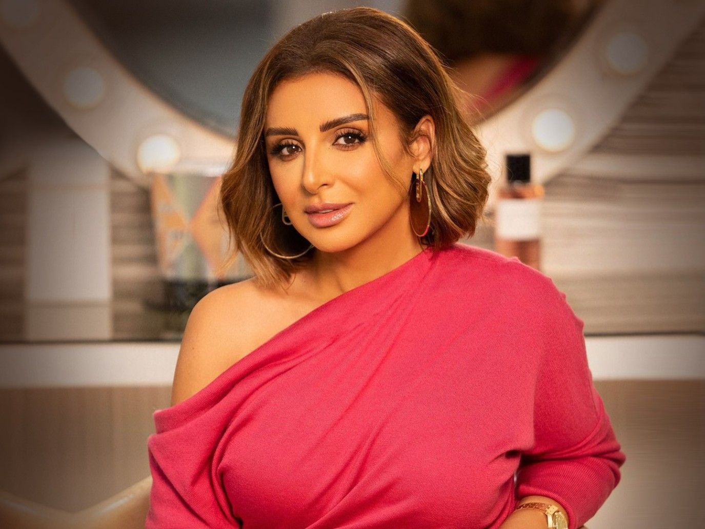 تألقي بأجمل صيحات مكياج خفيف بنغمات وردية على طريقة النجمات