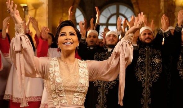 شيرين عبد الوهاب تعود بقوة إلى نشاطها الفني