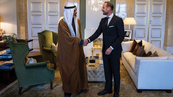 ولي عهد أبوظبي يلتقي ولي عهد مملكة النرويج
