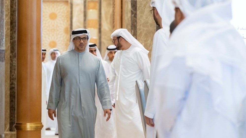 برئاسة منصور بن زايد.. «الوزاري للتنمية» يستعرض مشاريع وبرامج حكومية