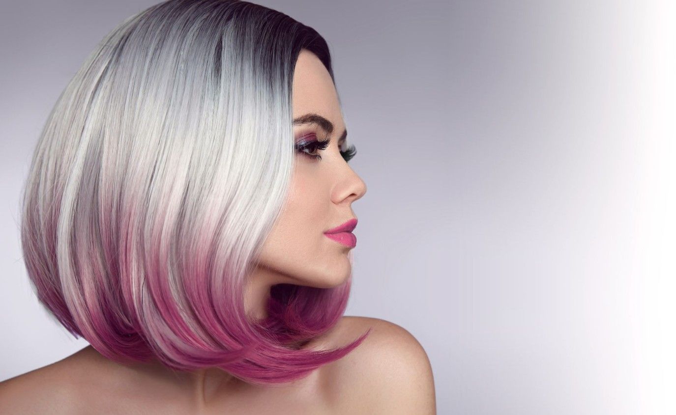 أجمل تسريحات الشعر المصبوغ باللون الوردي.. إطلالة عصرية وجريئة في شهر أكتوبر