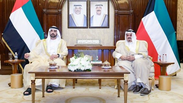 حمدان بن محمد يلتقي رئيس مجلس الوزراء الكويتي