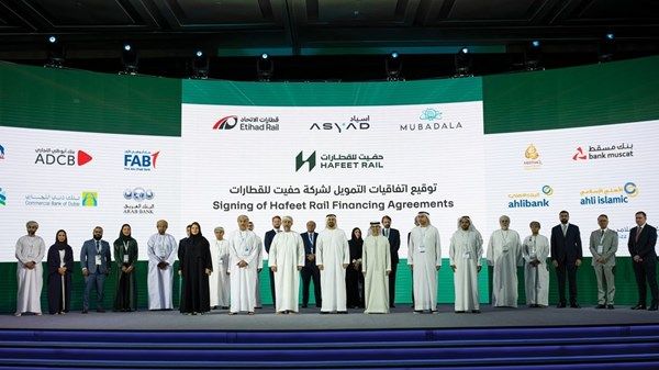 ذياب بن محمد بن زايد يفتتح الدورة الأولى من المعرض والمؤتمر العالمي للسكك الحديدية والنقل والبنية التحتية