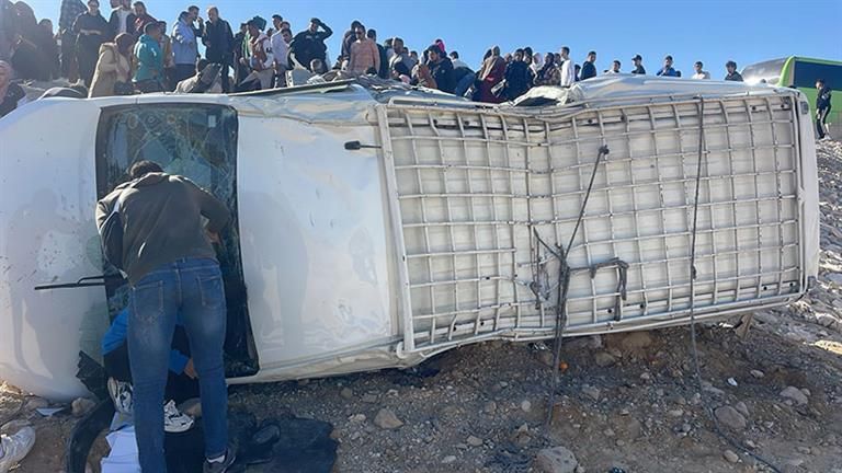 إصابة 4 سودانيين في انقلاب ميكروباص بطريق المطار