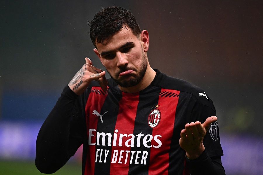 الامارات | إيقاف مدافع ميلان مباراتين لخروجه عن النص