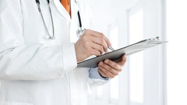 الخليج اليوم .. الصحة السعودية: إيقاف شخصين لادعائهما علاج العقم والجلطات