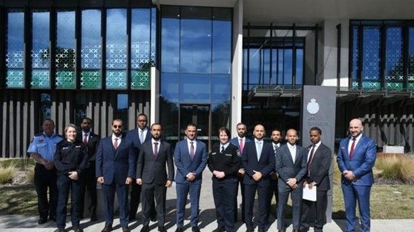 شرطة أبوظبي تطلع على أفضل ممارسات تحديد هوية ضحايا الكوارث بأستراليا