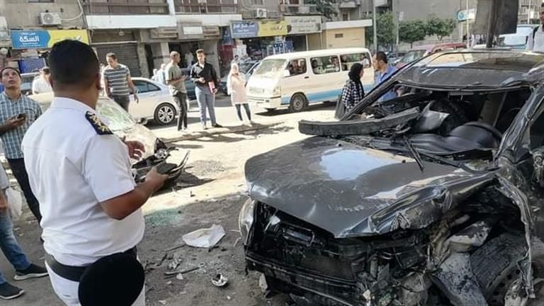 "طارت من فوق الكوبري".. إصابة شخص في سقوط سيارة بالقاهرة