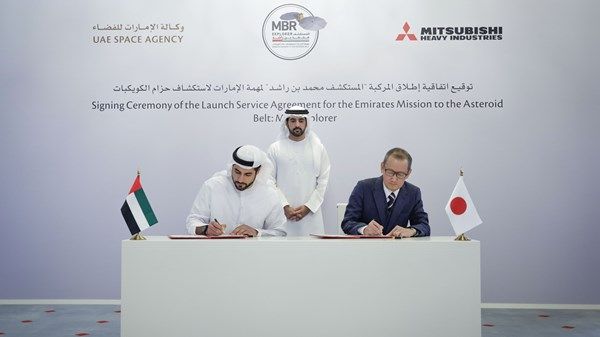 حمدان بن محمد يشهد توقيع اتفاقية إطلاق مركبة «المستكشف محمد بن راشد» لمهمة الإمارات لاستكشاف حزام الكويكبات