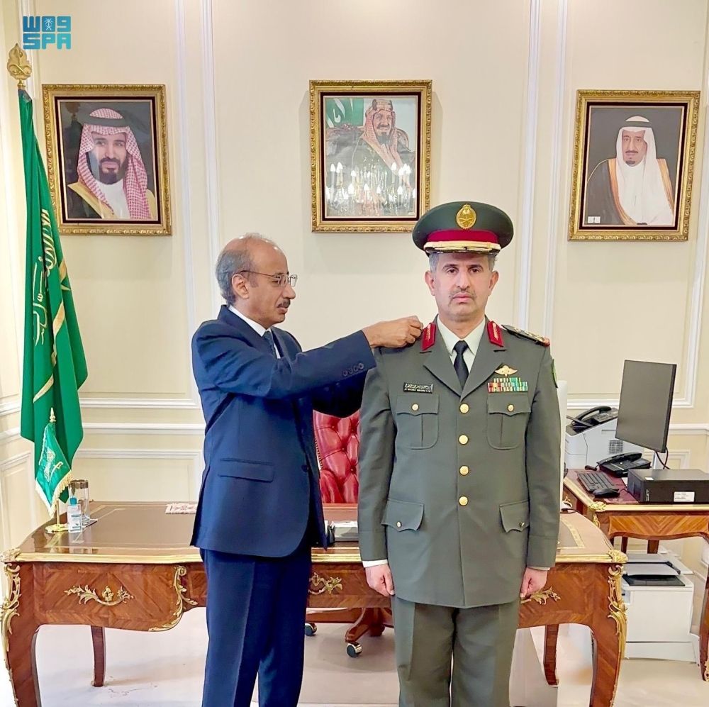 سفير خادم الحرمين لدى فرنسا يقلد الملحق العسكري رتبته الجديدة