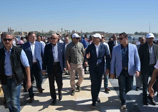 رئيس مجلس الوزراء يتفقد أعمال ترميم معبد "هابو" فى الأقصر