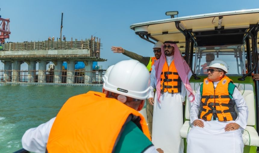 وزير النقل: اكتمال الجسر البحري "صفوى - رأس تنورة" خلال 8 أشهر