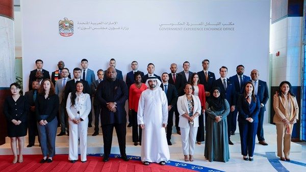 حمدان بن محمد: فخور ببلدي وقيادتي ونموذج وطني الذي يحمل الخير للجميع