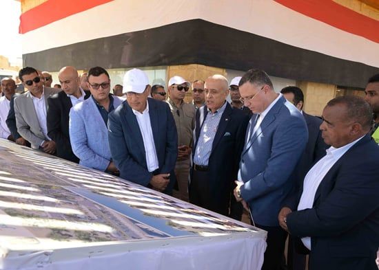 رئيس مجلس الوزراء يتفقد أعمال ترميم معبد "هابو" فى الأقصر