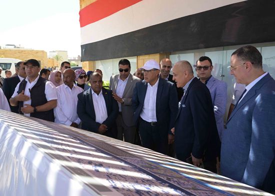 رئيس مجلس الوزراء يتفقد أعمال ترميم معبد "هابو" فى الأقصر