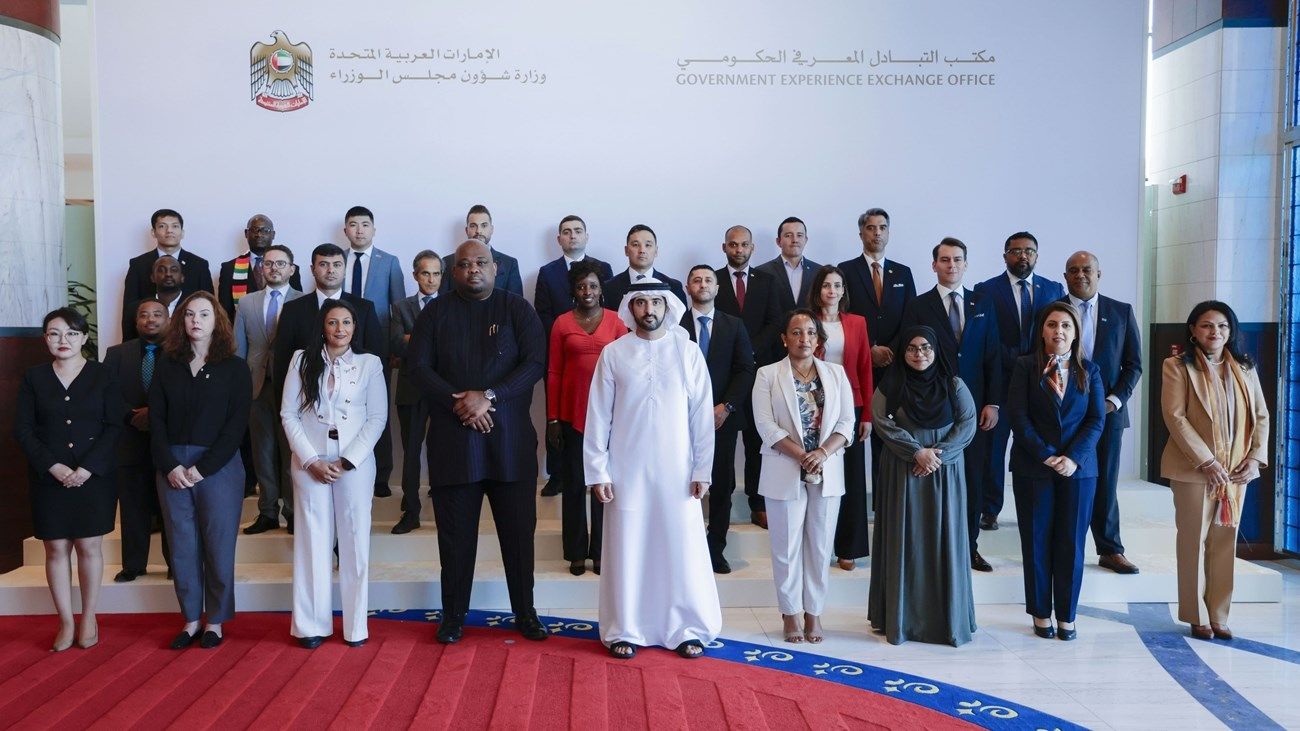 حمدان بن محمد يلتقي قيادات عالمية مشاركين في البرنامج الدولي للمديرين الحكوميين