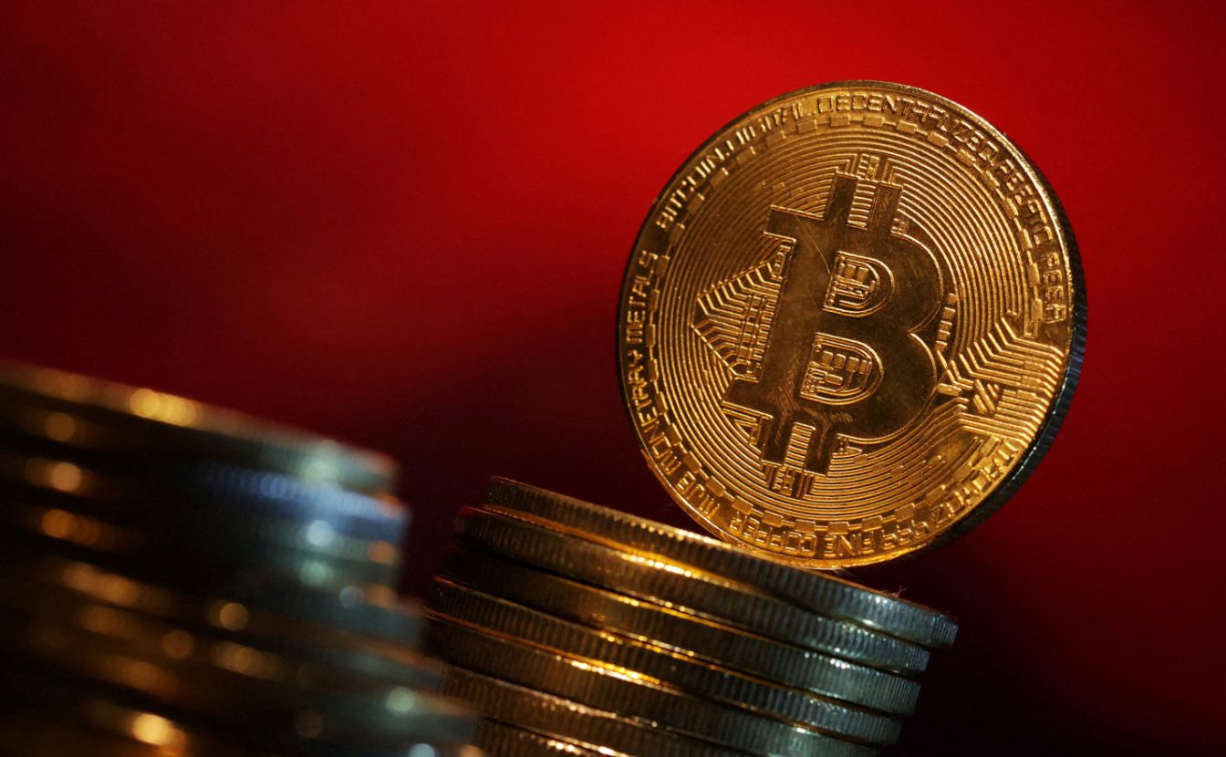 كبير المحللين في “Bitget Research” يشير إلى احتمال بيع الحكومة الأمريكية للبيتكوين المرتبط بقضية Silk Road