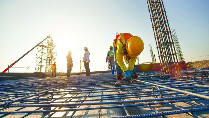 الامارات | مواطنون يطالبون بحلول سريعة لمشكلات بناء «منزل العمر»