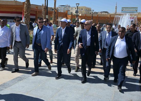 رئيس مجلس الوزراء يتفقد أعمال ترميم معبد "هابو" فى الأقصر