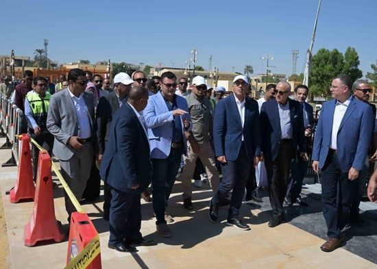رئيس مجلس الوزراء يتفقد أعمال ترميم معبد "هابو" فى الأقصر