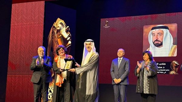 «المسرح المصري» يكرّم حاكم الشارقة