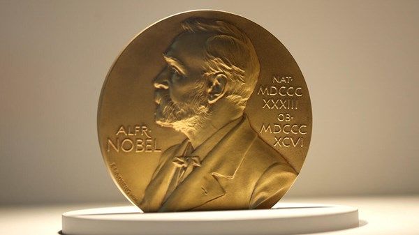 الكورية الجنوبية هان كانج تفوز بنوبل في الأدب