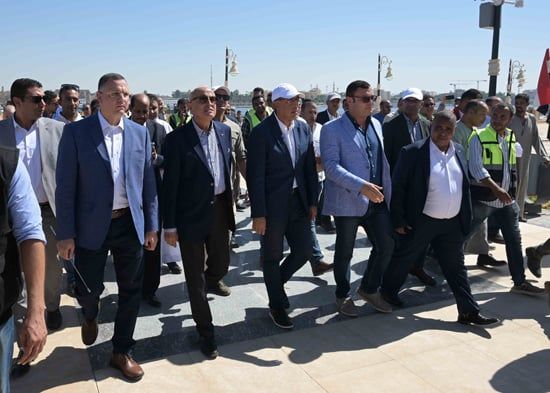 رئيس مجلس الوزراء يتفقد أعمال ترميم معبد "هابو" فى الأقصر