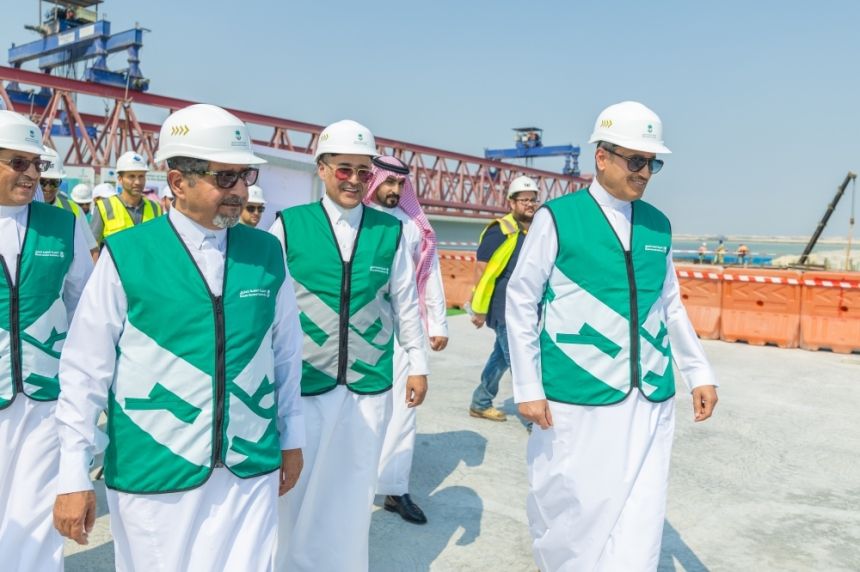 وزير النقل: اكتمال الجسر البحري "صفوى - رأس تنورة" خلال 8 أشهر