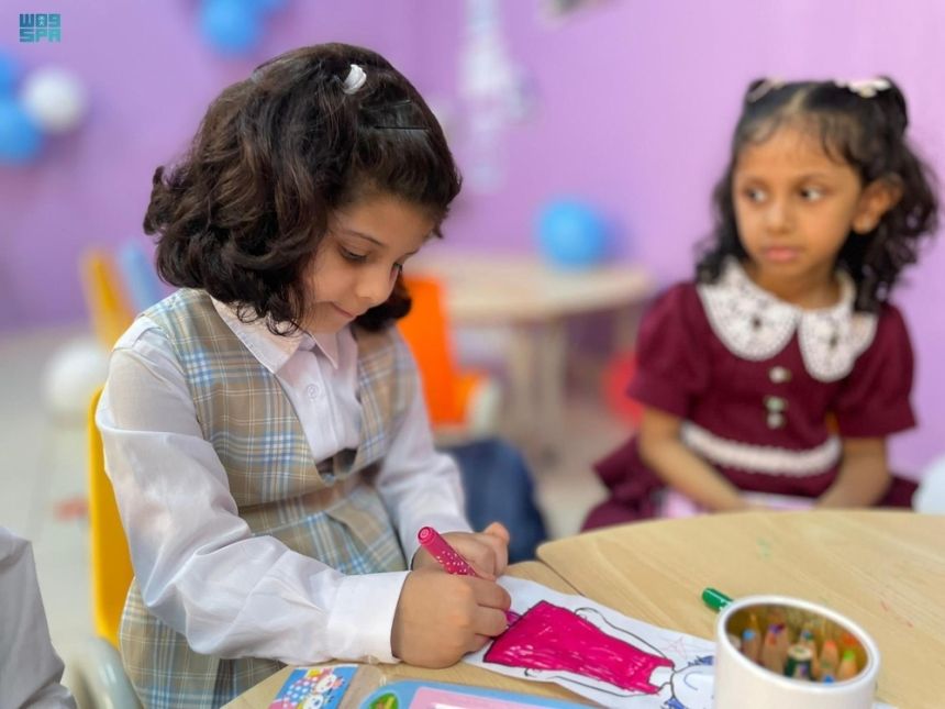 اليوم العالمي للطفلة.. "فتيات المملكة" حقوق كاملة وحماية دائمة