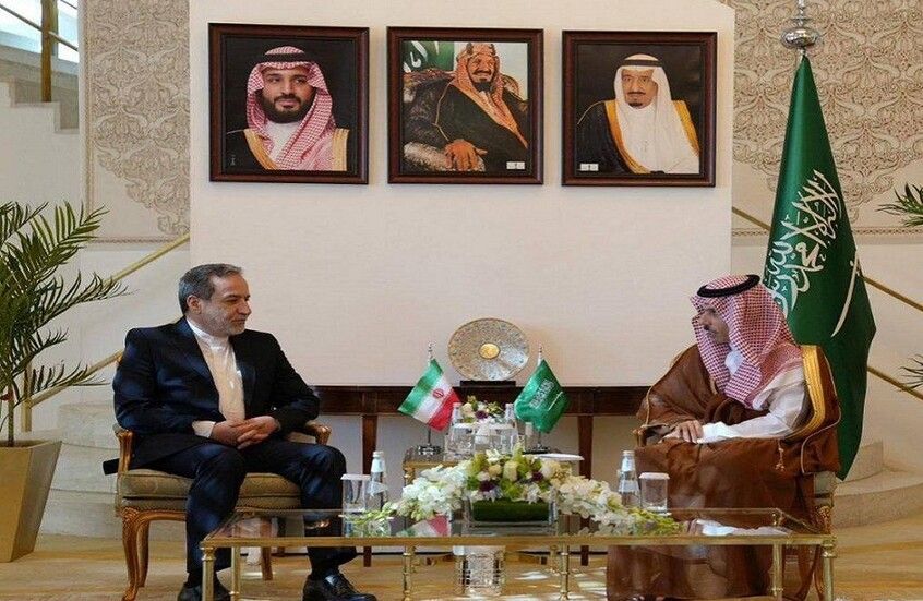 الخليج اليوم .. عراقجي: يمكن لإيران والسعودية المساعدة في تحقيق الأمن والاستقرار بالمنطقة