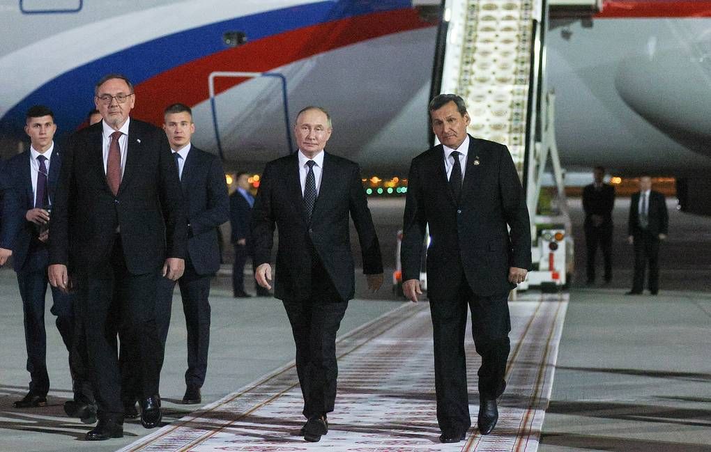 بوتين يصل إلى غرفة التجارة والصناعة في تركمانستان لحضور منتدى دولي