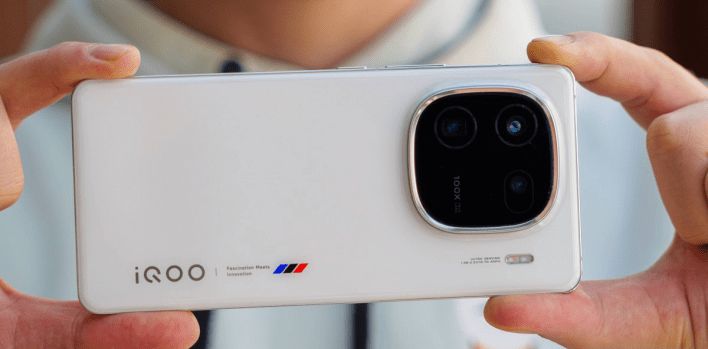 تكنولوجيا: iQOO قد تؤجل موعد إطلاق هاتف iQOO 13