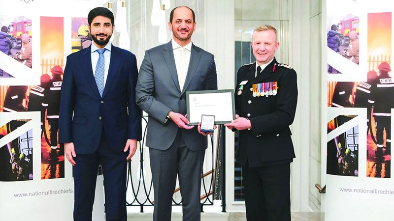 الامارات | تكريم «دفاع مدني دبي» من المملكة المتحدة