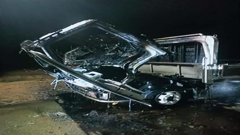 تفحم 3 جثث داخل سيارة بأكتوبر