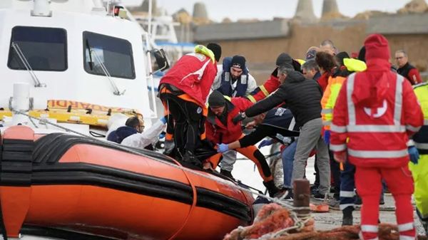 إنقاذ 35 مهاجراً جنوب جزيرة كريت اليونانية