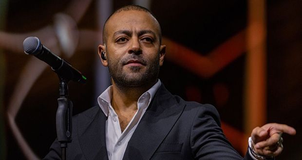 تامر عاشور يشعل حفل كوكا كولا أرينا بدبي.. ويقدم مفاجأة للجمهور