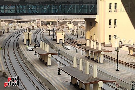 شاهد تجهيزات صالة التذاكر بمحطة قطارات صعيد مصر.. صور