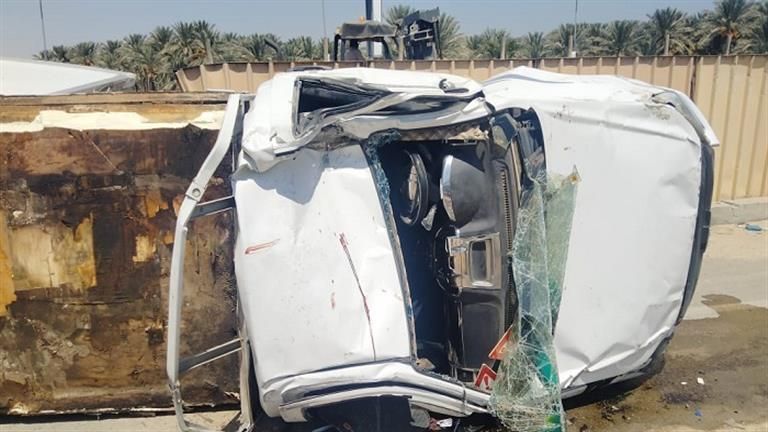 جثة و15 مصابا في انقلاب ميكروباص بطريق الفيوم