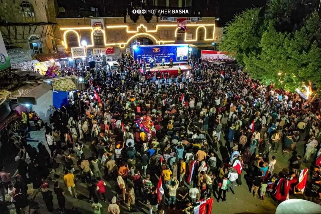 تعز.. مهرجان فني وخطابي إحتفاء بالذكرى الـ 61 لثورة الـ 14 من أكتوبر المجيدة
