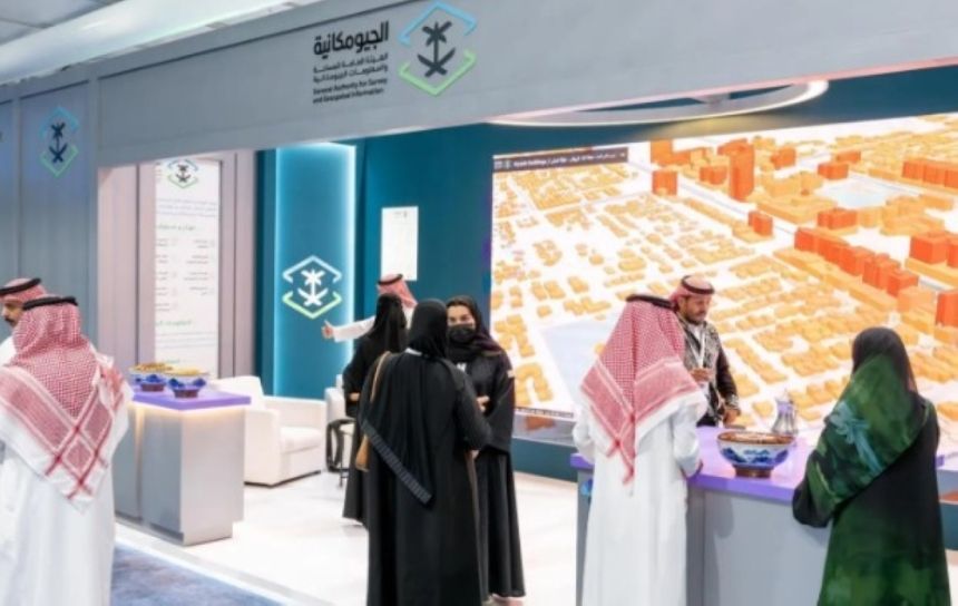 بجناح خاص.. "الجيومكانية" تستعرض تجاربها بالمنتدى اللوجستي العالمي