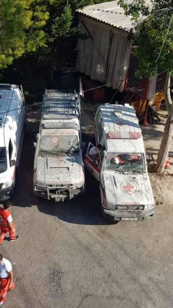 الصليب الأحمر: إصابة 4 مسعفين بغارة إسرائيلية على صربين لدى وصولهم للبحث عن مصابين