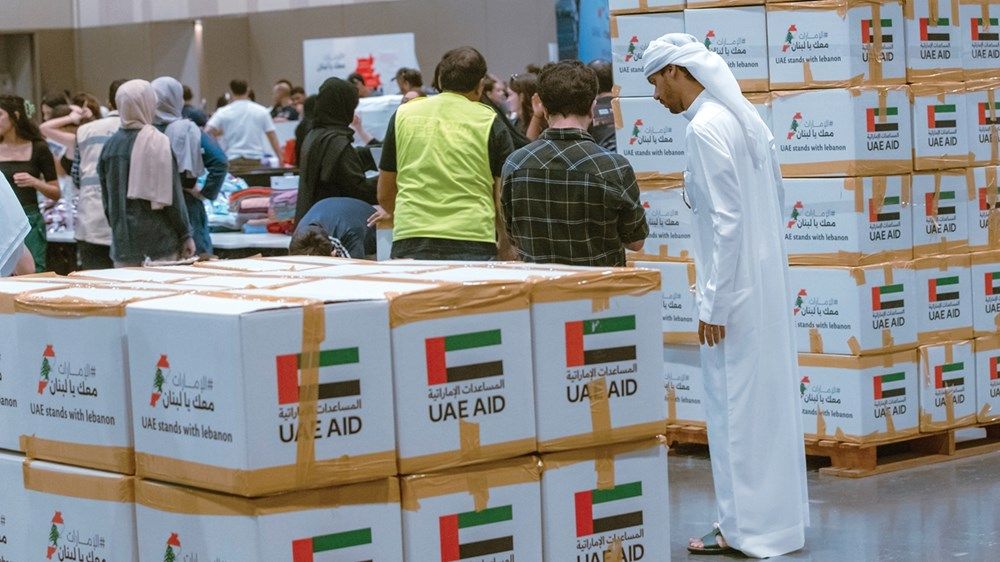 منصور بن محمد: «الإمارات معك يا لبنان» تجسد المبادئ الإماراتية النبيلة