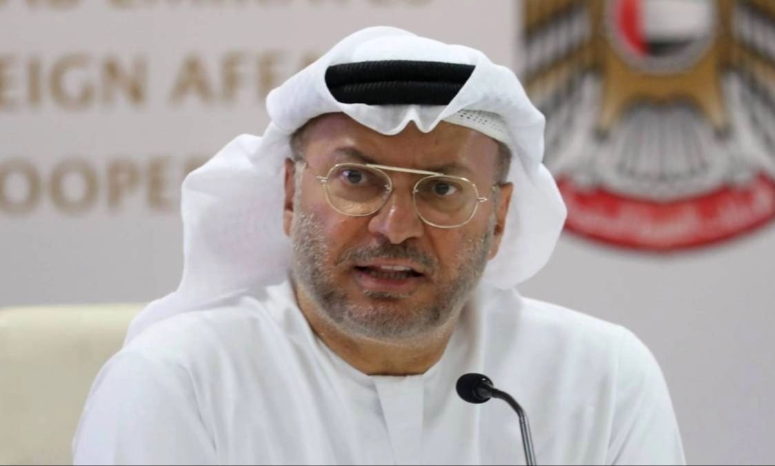 الخليج اليوم .. قرقاش: مشاهد أفواج المتطوعين في مدن الإمارات لمساعدة الأشقاء في لبنان تبعث على الفخر