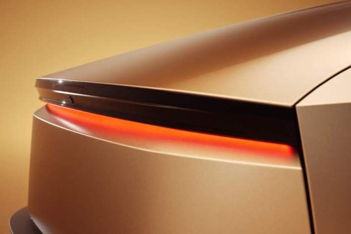 تكنولوجيا: تسلا تكشف عن سيارة أجرة روبوتية بقيمة 30 ألف دولار بدون عجلة قيادة أو دواسات