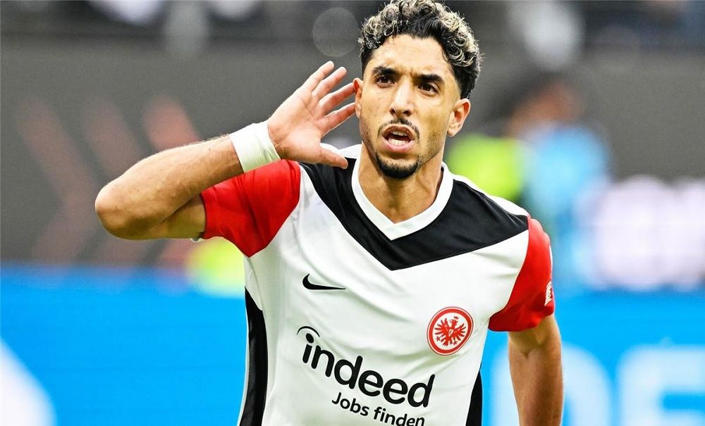 مقابل 60 مليون يورو.. ليفربول يسعى لضم عمر مرموش
