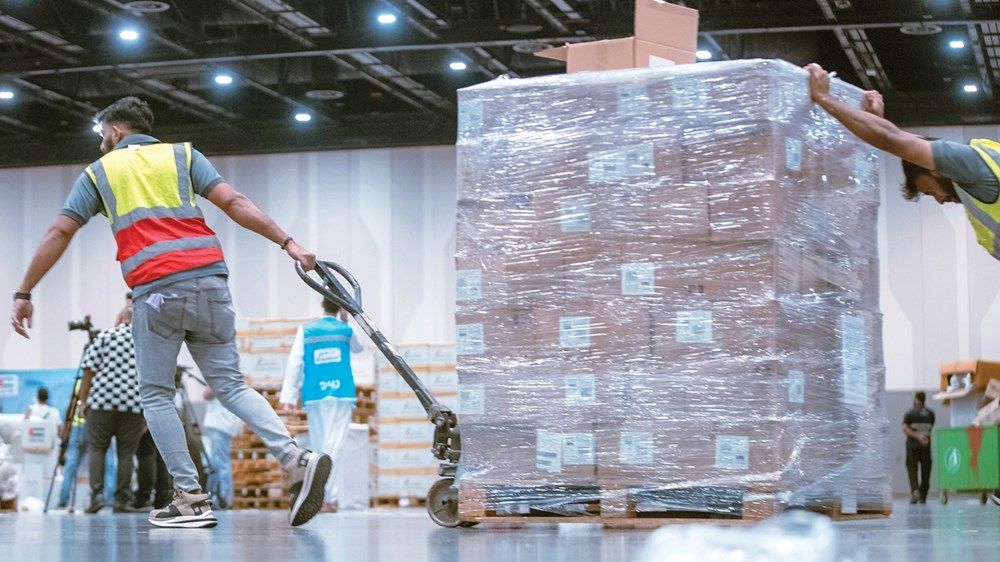 منصور بن محمد: «الإمارات معك يا لبنان» تجسد المبادئ الإماراتية النبيلة