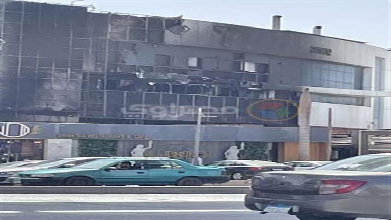 المكان اتفحم.. آثار حريق كافيه شهير بمنطقة التجمع الخامس (فيديو وصور)