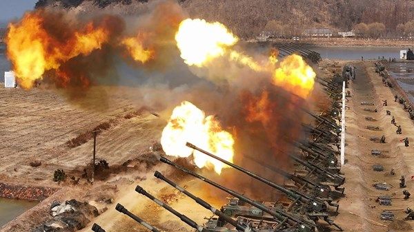 كوريا الشمالية تهدد بإطلاق النار على جارتها الجنوبية